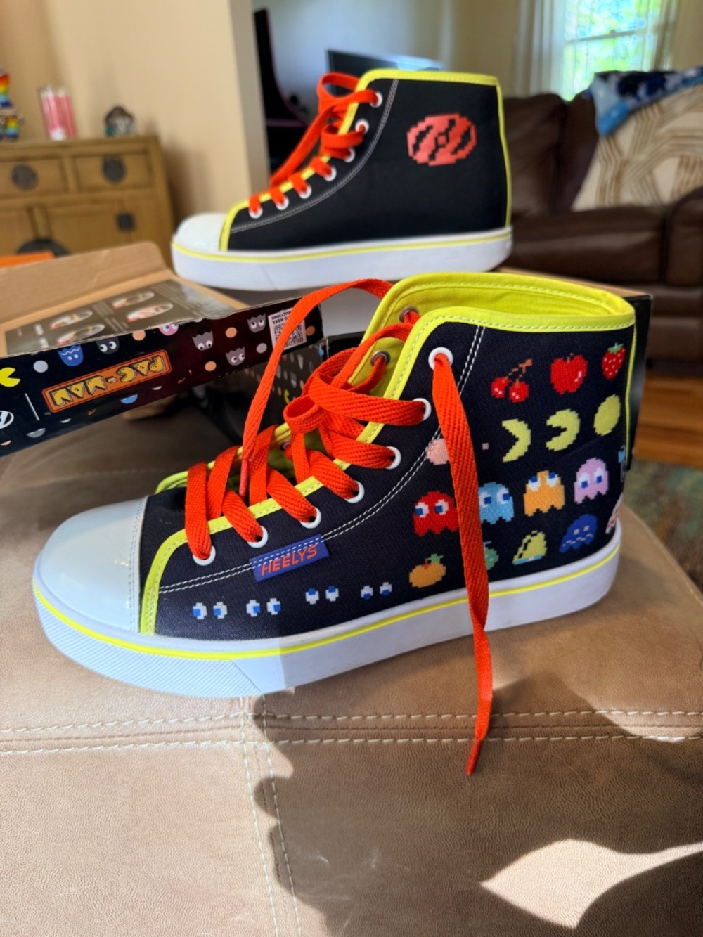 Pac-Man Heelys - Picture 5 of 8